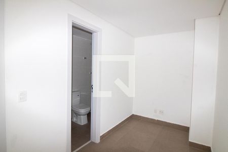 Casa à venda com 686m², 4 quartos e 4 vagasQuarto de Serviço