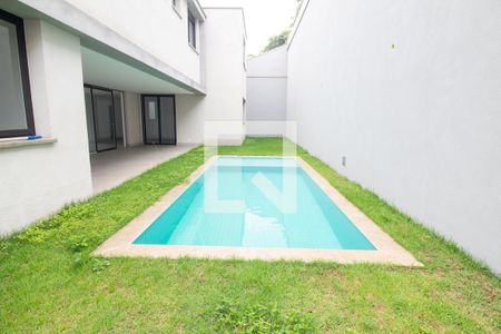 Casa à venda com 686m², 4 quartos e 4 vagasJardim / Piscina