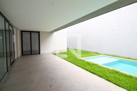 Casa à venda com 686m², 4 quartos e 4 vagasJardim / Piscina