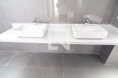 Casa à venda com 686m², 4 quartos e 4 vagasBanheiro da Suíte 4