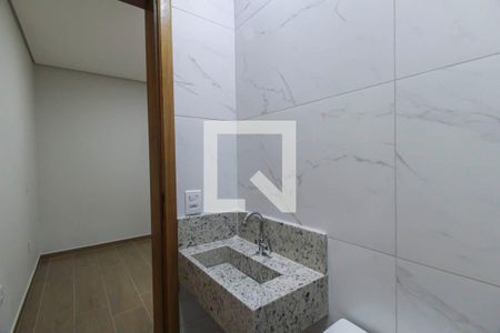 Casa à venda com 150m², 3 quartos e 4 vagasBanheiro da Suíte 2