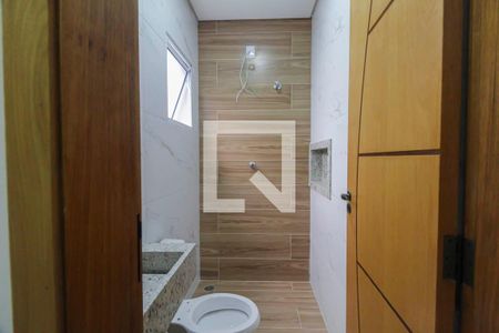 Casa à venda com 150m², 3 quartos e 4 vagasBanheiro da Suíte 2