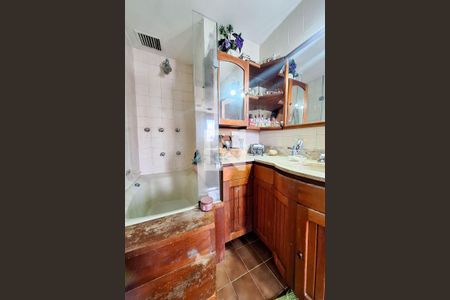 Apartamento à venda com 166m², 3 quartos e 2 vagasBanheiro da Suíte