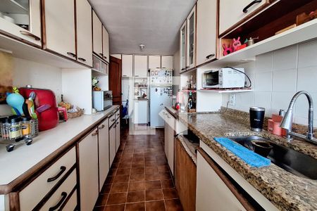 Apartamento à venda com 166m², 3 quartos e 2 vagasCozinha