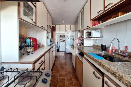 Apartamento à venda com 166m², 3 quartos e 2 vagasCozinha