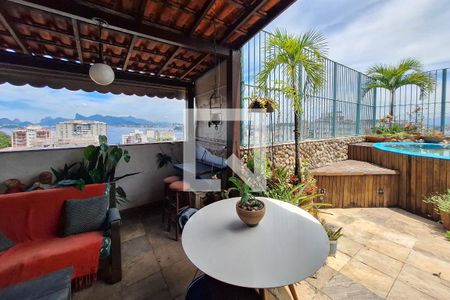 Apartamento à venda com 166m², 3 quartos e 2 vagasCobertura