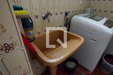 Apartamento à venda com 143m², 3 quartos e sem vaga Apartamento à venda com 143m², 3 quartos e sem vagaCozinha e Área de Serviço