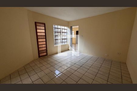 Casa à venda com 568m², 11 quartos e 3 vagasQuarto 2 Casa 3