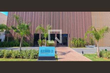 Apartamento para alugar com 38m², 2 quartos e 1 vagaFachada e portaria