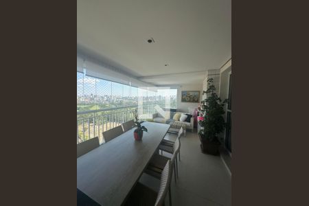 Apartamento à venda com 136m², 3 quartos e 3 vagasVaranda
