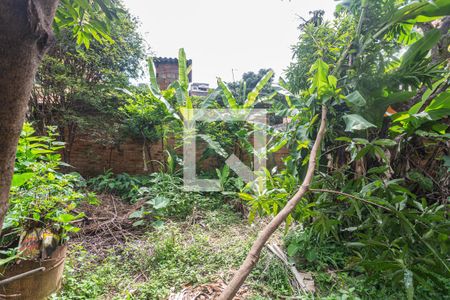 Casa à venda com 150m², 4 quartos e 1 vaga Casa à venda com 150m², 4 quartos e 1 vagaQuintal