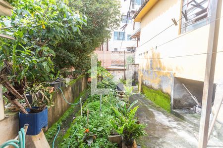 Casa à venda com 150m², 4 quartos e 1 vaga Casa à venda com 150m², 4 quartos e 1 vagaQuintal