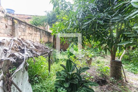 Casa à venda com 150m², 4 quartos e 1 vaga Casa à venda com 150m², 4 quartos e 1 vagaQuintal