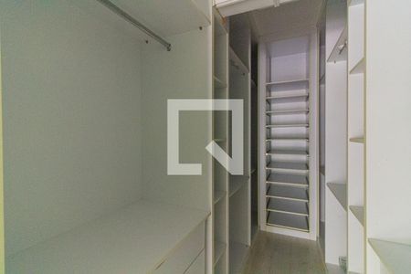 Apartamento à venda com 236m², 3 quartos e 1 vagaSuíte / Closet