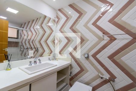 Apartamento à venda com 185m², 3 quartos e 2 vagasBanheiro da Suíte 2