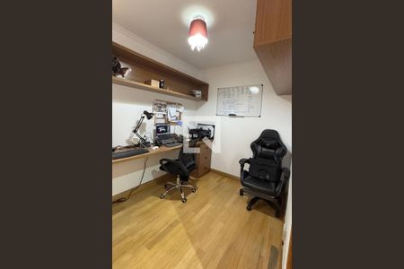 Apartamento à venda com 134m², 3 quartos e 2 vagasEscritório