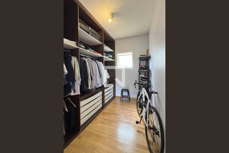 Apartamento à venda com 134m², 3 quartos e 2 vagasCloset da suíte 1