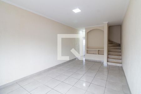 Casa para alugar com 110m², 2 quartos e 2 vagas Casa para alugar com 110m², 2 quartos e 2 vagasSala