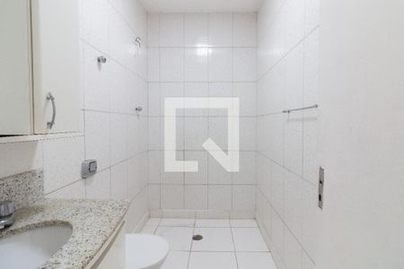 Casa para alugar com 110m², 2 quartos e 2 vagas Casa para alugar com 110m², 2 quartos e 2 vagasBanheiro