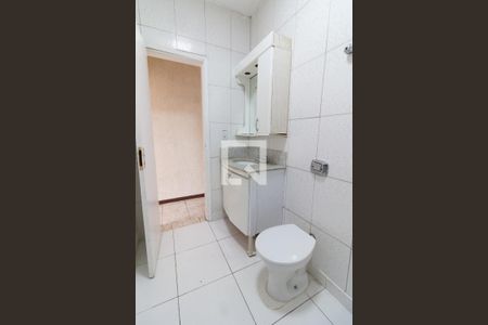 Casa para alugar com 110m², 2 quartos e 2 vagas Casa para alugar com 110m², 2 quartos e 2 vagasBanheiro