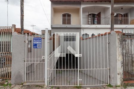 Casa para alugar com 110m², 2 quartos e 2 vagas Casa para alugar com 110m², 2 quartos e 2 vagasFachada