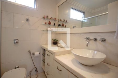 Apartamento à venda com 278m², 5 quartos e 3 vagasBanheiro da Suíte