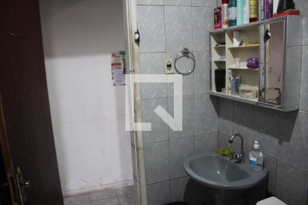 Casa à venda com 150m², 3 quartos e 2 vagasCasa 2- Banheiro 