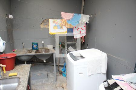 Casa à venda com 150m², 3 quartos e 2 vagasCasa 2- Área de Serviço