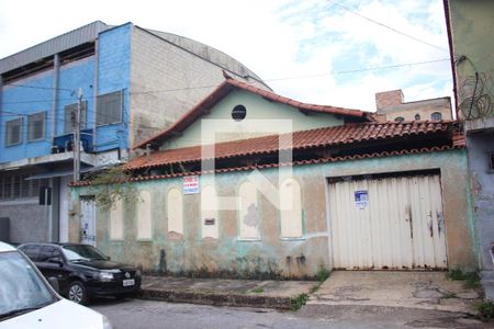 Casa à venda com 150m², 3 quartos e 2 vagasFachada