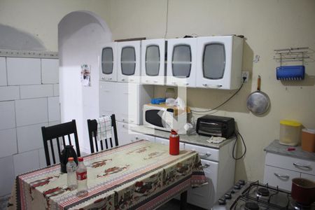 Casa à venda com 150m², 3 quartos e 2 vagasCasa 2- Cozinha