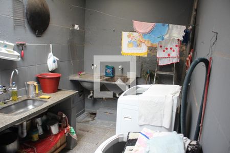 Casa à venda com 150m², 3 quartos e 2 vagasCasa 2- Área de Serviço