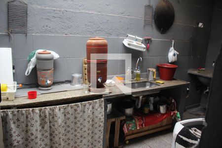 Casa à venda com 150m², 3 quartos e 2 vagasCasa 2- Cozinha