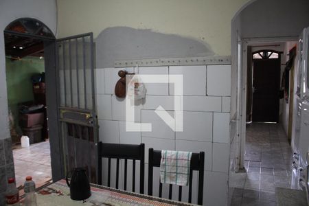 Casa à venda com 150m², 3 quartos e 2 vagasCasa 2- Cozinha