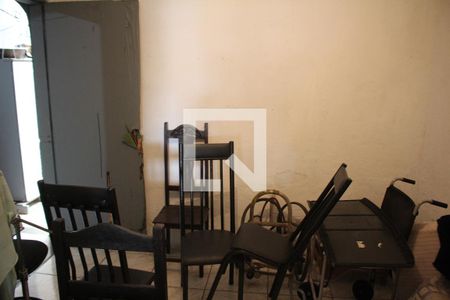 Casa à venda com 150m², 3 quartos e 2 vagasCasa 2- Sala