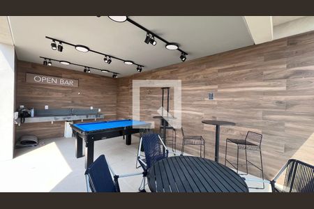 Studio à venda com 27m², 1 quarto e sem vaga Studio à venda com 27m², 1 quarto e sem vagaBar da piscina