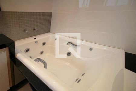 Apartamento à venda com 172m², 4 quartos e 4 vagasBanheiro 1