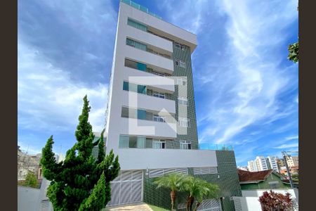Apartamento à venda com 90m², 3 quartos e 2 vagas Apartamento à venda com 90m², 3 quartos e 2 vagasFachada