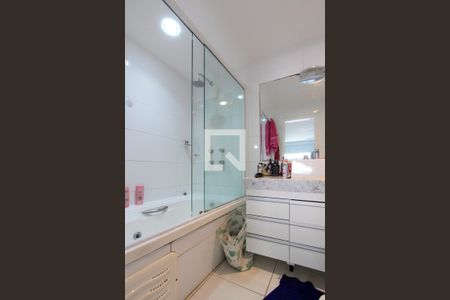 Apartamento para alugar com 252m², 4 quartos e 2 vagasBanheiro Quarto 4 suíte