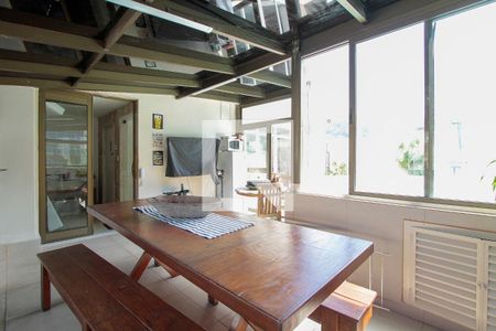 Apartamento para alugar com 252m², 4 quartos e 2 vagasChurrasqueira