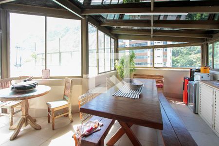 Apartamento para alugar com 252m², 4 quartos e 2 vagasChurrasqueira