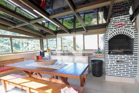 Apartamento para alugar com 252m², 4 quartos e 2 vagasChurrasqueira