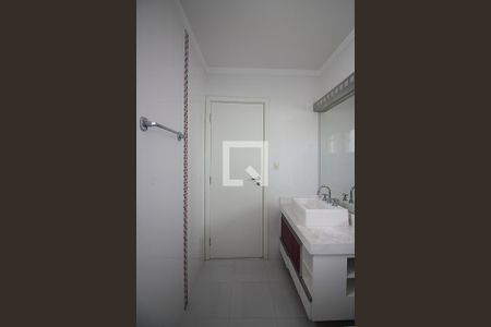 Casa à venda com 260m², 4 quartos e 4 vagasSuíte 2 Banheiro