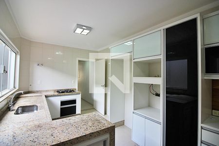 Casa à venda com 260m², 4 quartos e 4 vagasCozinha e Copa