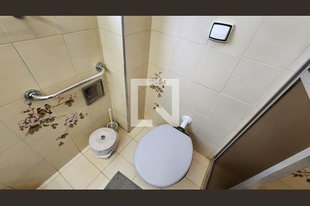 Apartamento para alugar com 76m², 2 quartos e 1 vaga Apartamento para alugar com 76m², 2 quartos e 1 vagaDetalhe do banheiro