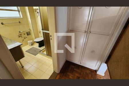 Apartamento para alugar com 76m², 2 quartos e 1 vaga Apartamento para alugar com 76m², 2 quartos e 1 vagaBanheiro Corredor