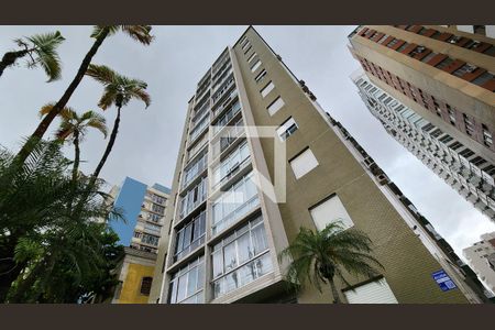 Apartamento para alugar com 76m², 2 quartos e 1 vaga Apartamento para alugar com 76m², 2 quartos e 1 vagaFachada