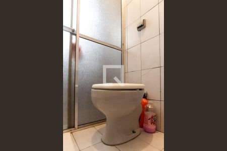 Casa de condomínio à venda com 180m², 4 quartos e 2 vagasBanheiro