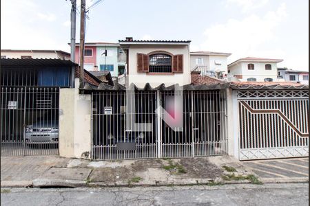 Casa de condomínio à venda com 180m², 4 quartos e 2 vagasFachada