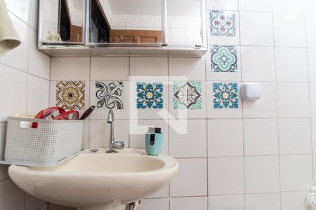 Casa de condomínio à venda com 180m², 4 quartos e 2 vagasBanheiro da Suíte