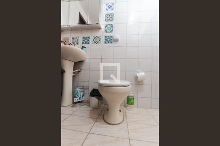 Casa de condomínio à venda com 180m², 4 quartos e 2 vagasBanheiro da Suíte